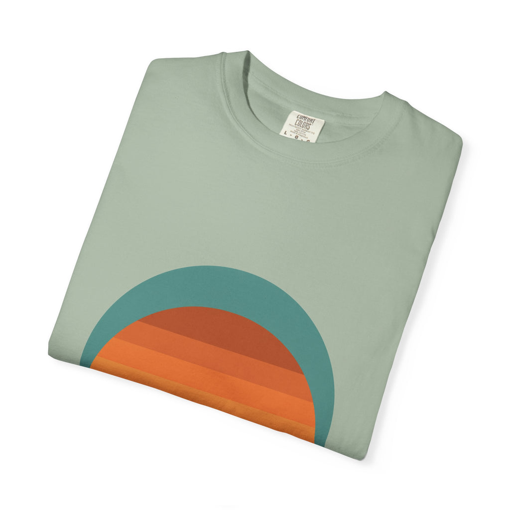 Retro Sunset Mountain Shirt, Vintage Nature Tee, Hiking Outdoor Gift, 70s Landscape Sweatshirt
